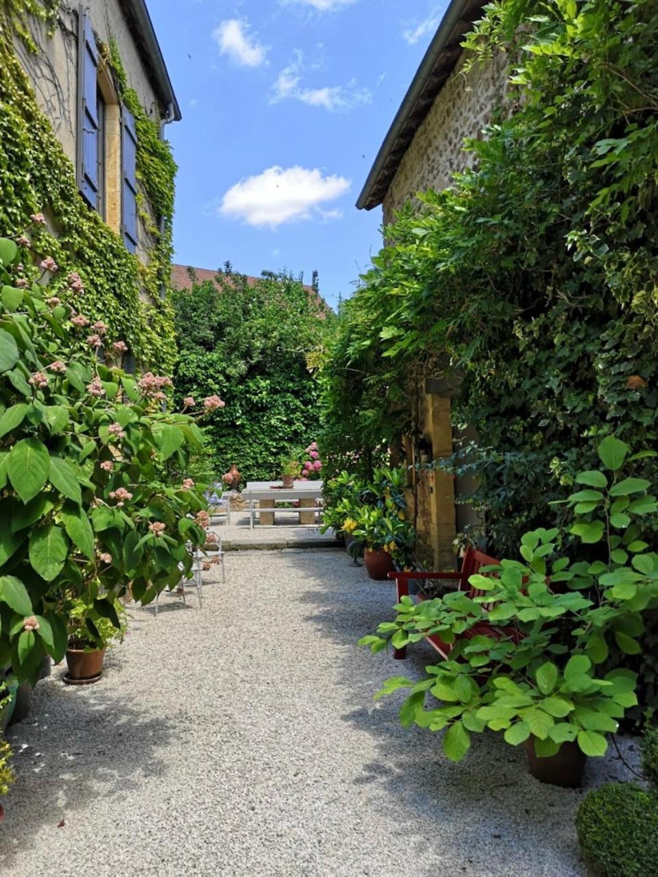 Maison D'Hotes - Les Tillets Bois-Sainte-Marie Bilik gambar